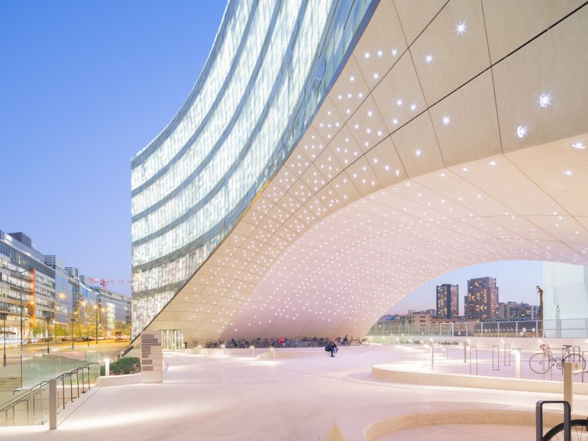 The plaza below the Le Monde Headquarters in Paris by Snøhetta