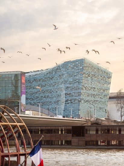 The glazed exterior of the Le Monde Headquarters in Paris by Snøhetta