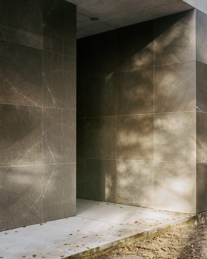 Shadows on wall of Loenen Pavilion by Kaan Architecten