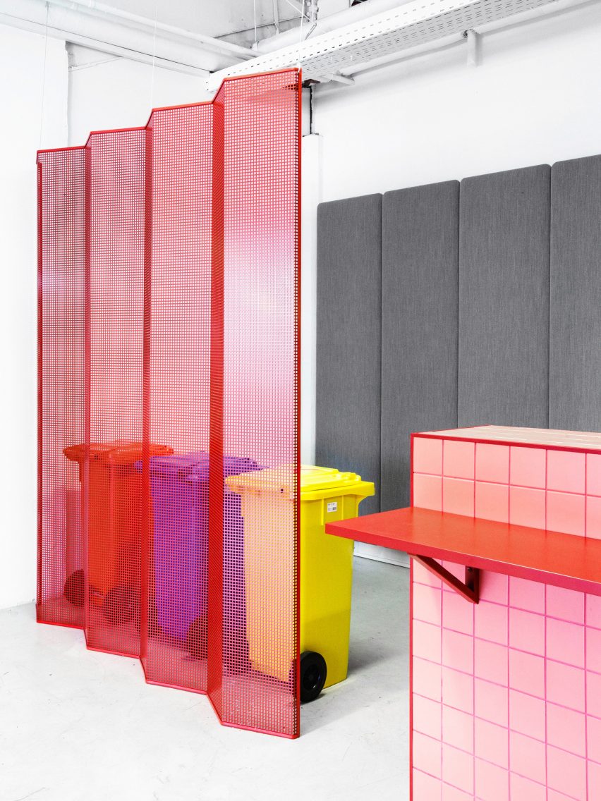 Folding screens in LOQI Activity Office by Studio Aisslinger