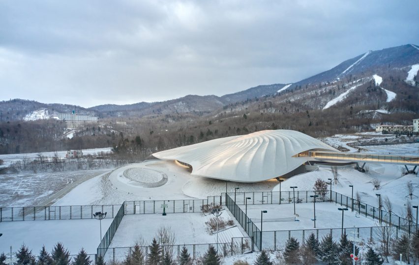 Yabuli Entrepreneurs' Congress Center by MAD