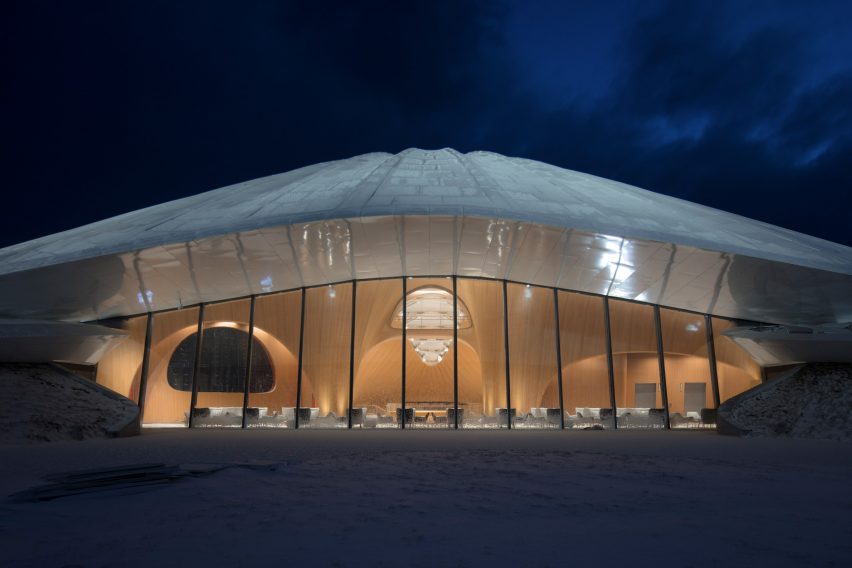Yabuli Entrepreneurs' Congress Center by MAD