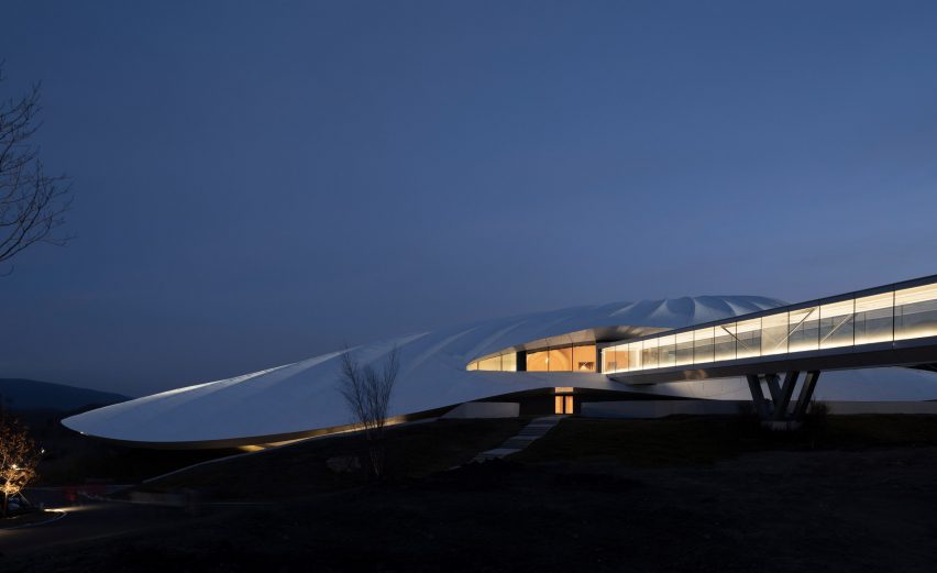 Yabuli Entrepreneurs' Congress Center by MAD