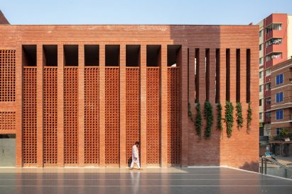 Shatotto designed the Mayor Mohammad Hanif Jame Mosque