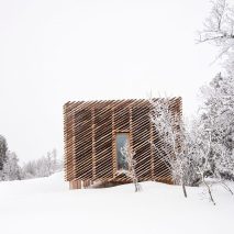 Skigard Hytte by Mork-Ulnes Architects