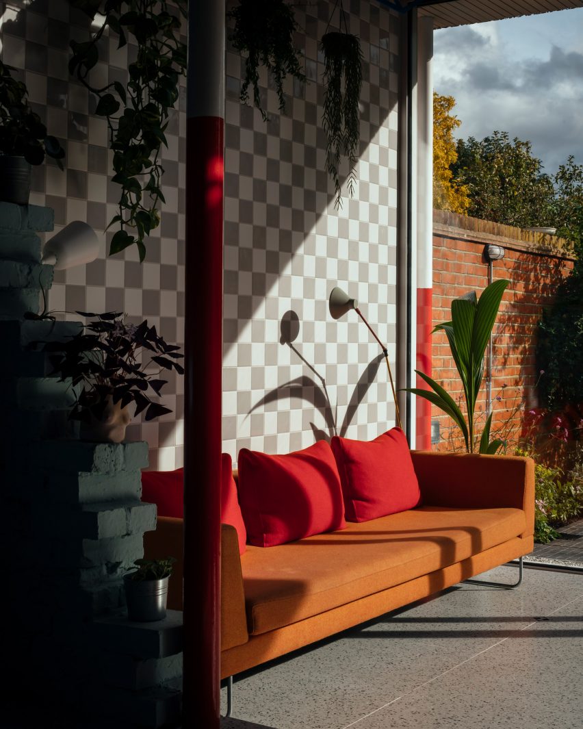 Lounge in Mountain View by CAN Architecture