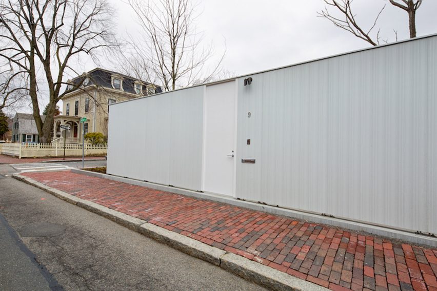 9 Ash Street by Philip Johnson