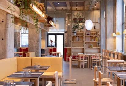 Plant bridge in POPL burger restaurant by Spacon & X and e15 for Noma