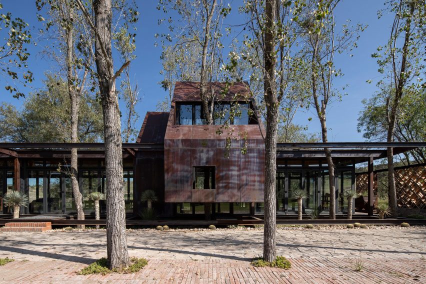 Exterior of Rancho Sierra Allende by Fabián M Escalante H Arquitectos