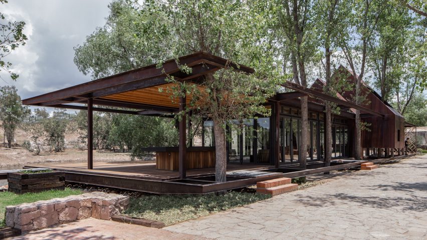 Terrace of the Rancho Sierra Allende by Fabián M Escalante H Arquitectos