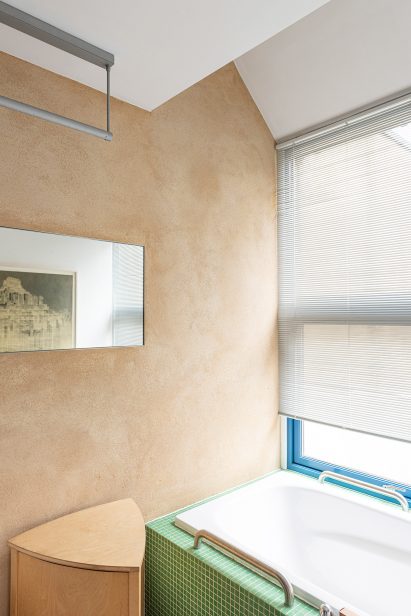 The bathroom of the refurbished Stock Orchard Street by Sarah Wigglesworth in London