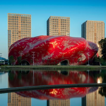 Theatre in China is “a structural tour de force” says commenter