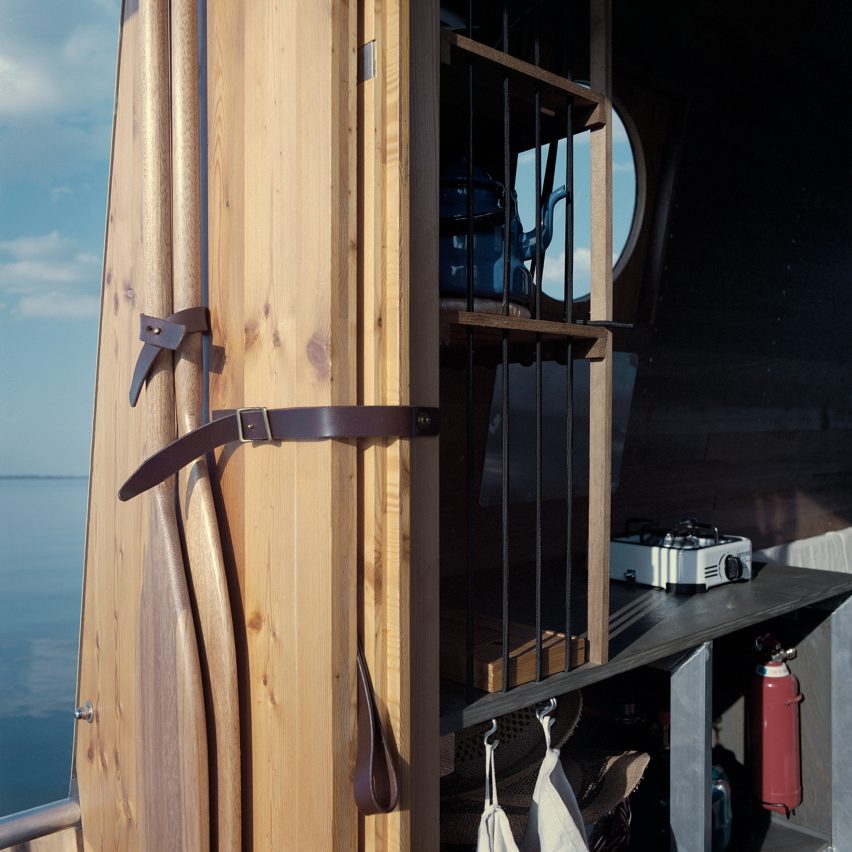 Sneci houseboat by Tamás Bene