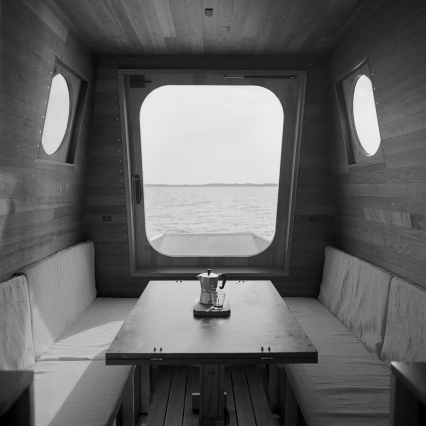 Sneci houseboat by Tamás Bene