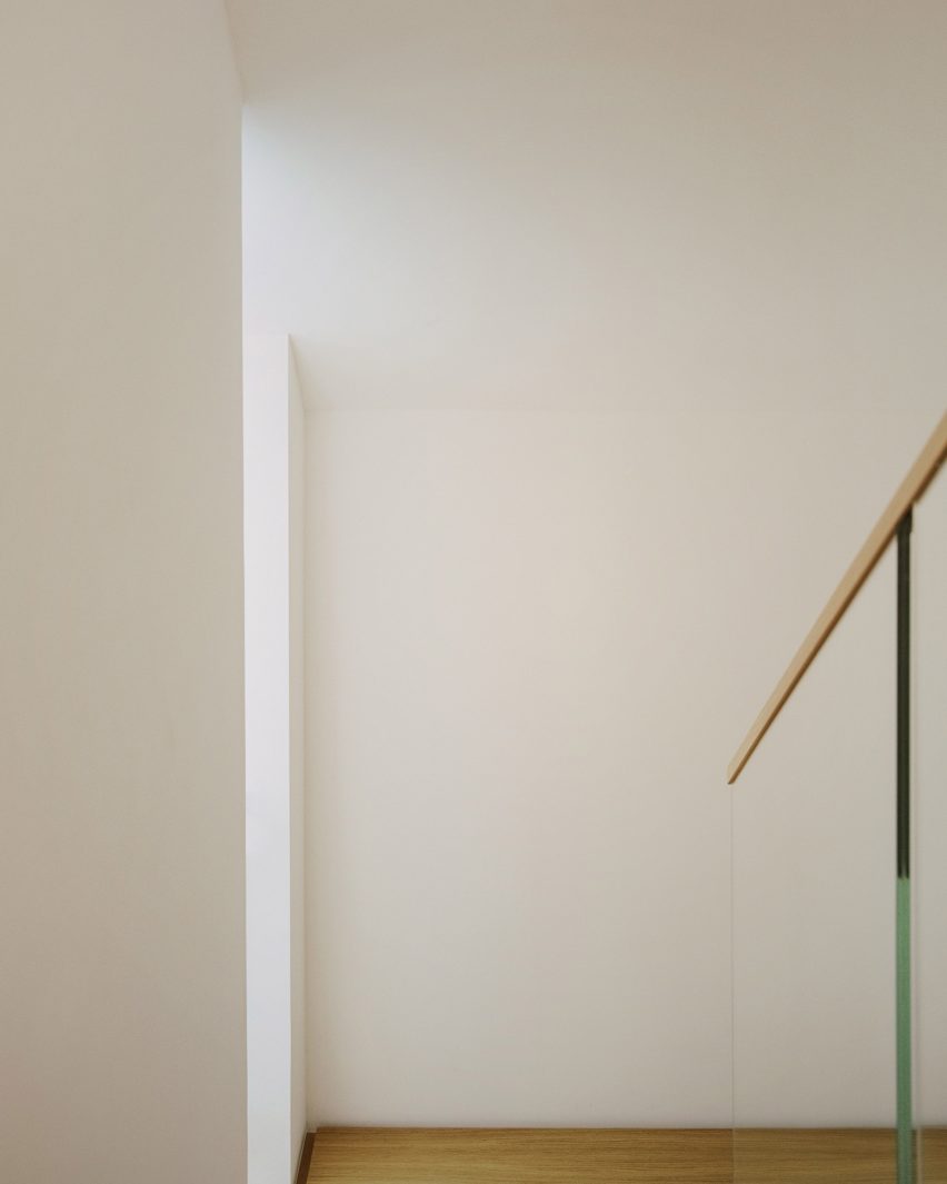 The minimalist interiors of The House of Wood, Straw and Cork by LCA Architetti