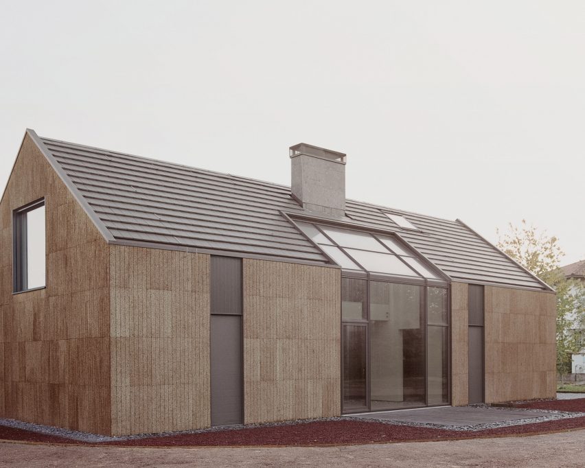 The cork-clad exterior of The House of Wood, Straw and Cork by LCA Architetti