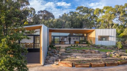 Front elevation of Willunga House by Reuben French-Kennedy