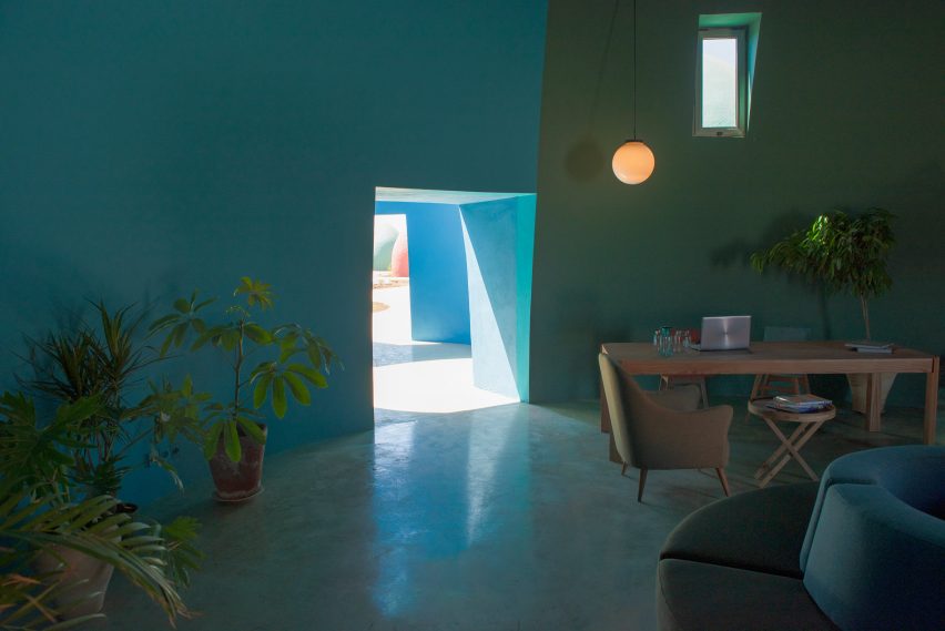 Presence in Hormuz holiday homes in Iran