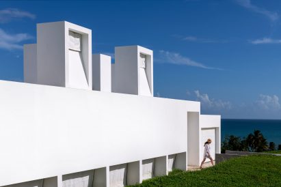Casa Flores by Fuster + Architects