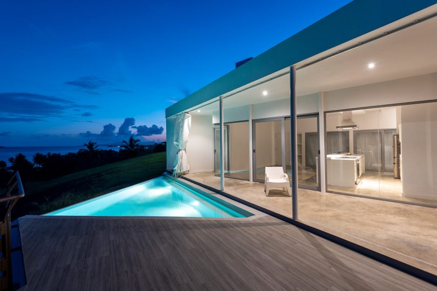 Casa Flores by Fuster + Architects