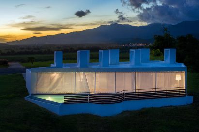 Casa Flores by Fuster + Architects
