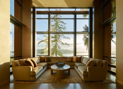 Sitting room of Lakeside Residence 