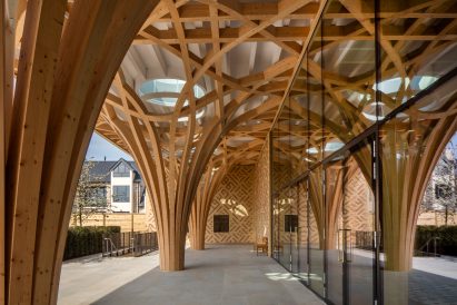 Interwoven timber columns