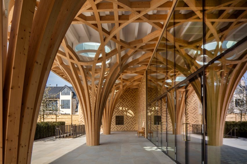Entrance to Cambridge Central Mosque by Marks Barfield Architects