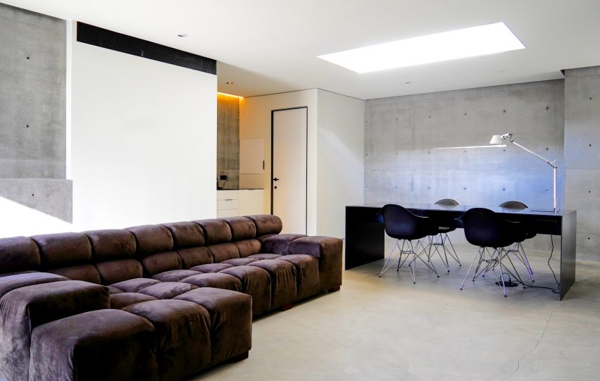 Gerhard Heusch Oak Pass Residence Beverly Hills basement open work and lounge area