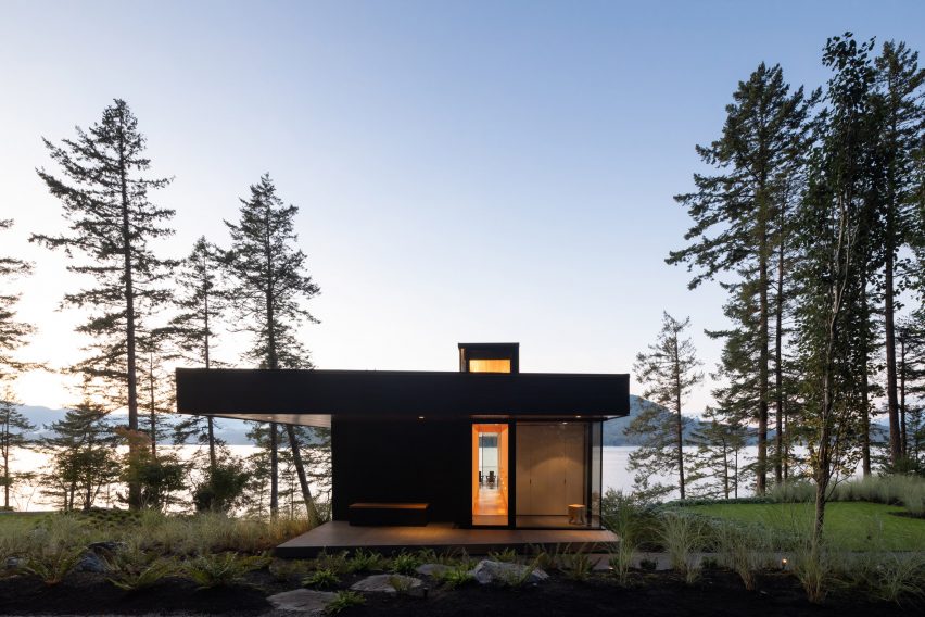 Bowen Island House Omb cabin in the woods