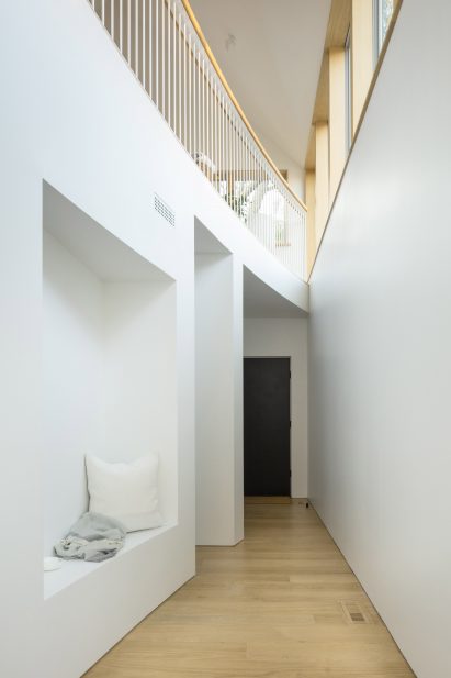 Reading nook in Ardmore House by Kwong Von Glinow