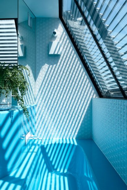 Blue fibreglass bathroom unit in Melbourne
