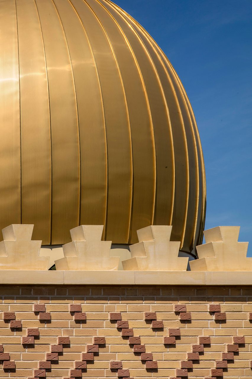 Dome at Cambridge Central Mosque by Marks Barfield Architects
