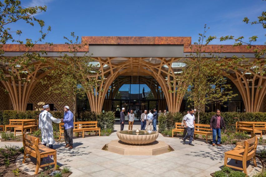 Exterior of Cambridge Central Mosque by Marks Barfield Architects