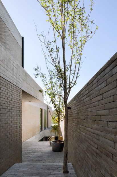Exterior of Casa Estudio by Manuel Cervantes Estudio