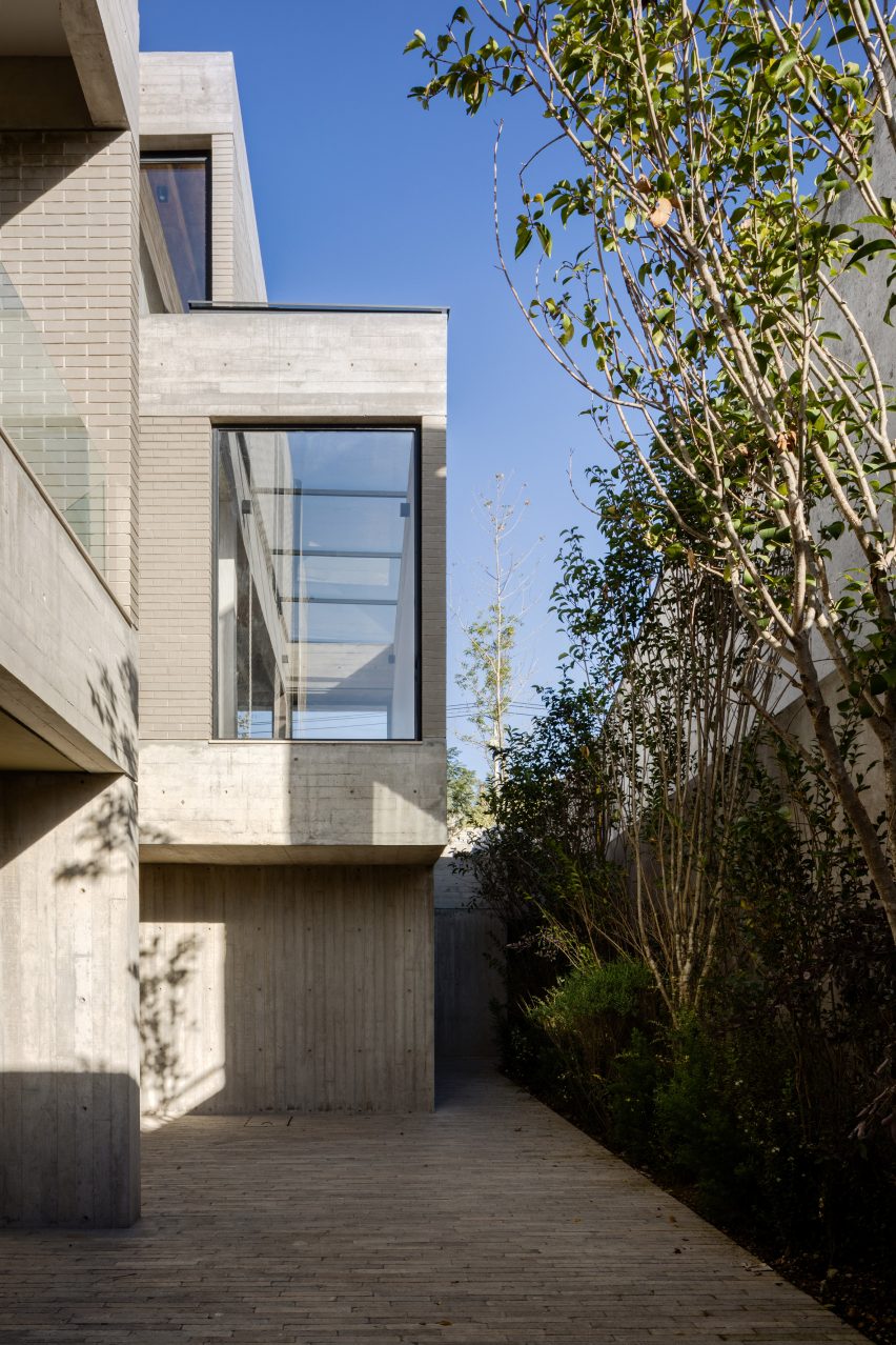 Exterior of Casa Estudio by Manuel Cervantes Estudio