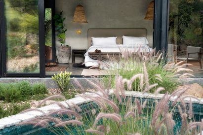 View from courtyard to bedroom in mirrored cabin by Prashant Ashoka