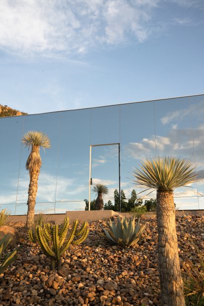 Mirrored off-grid cabin by Prashant Ashoka