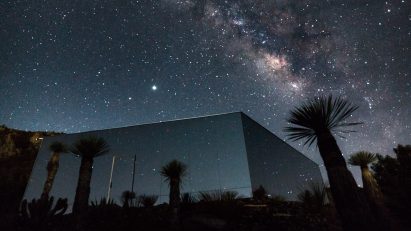 Exterior of Casa Eterea by Prashant Ashoka at night