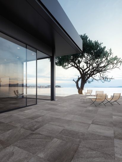 Blended porcelain tiles in Dark by Ceramiche Refin