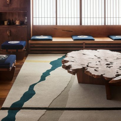 A room featuring the Conoid II rug by George Nakashima for Tai Ping Carpets