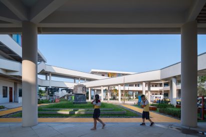 Ground floor walkways in Chinese primary school