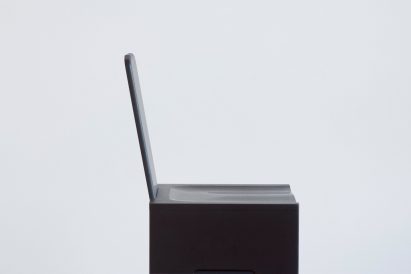 Side view of Evolve Chair by Tom Robinson