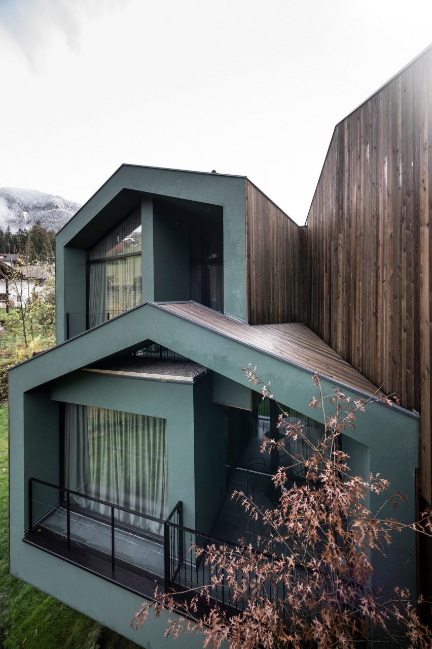 The exterior of the Floris hotel extension by NOA