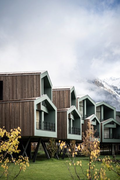 The front elevation of the Floris hotel extension by NOA