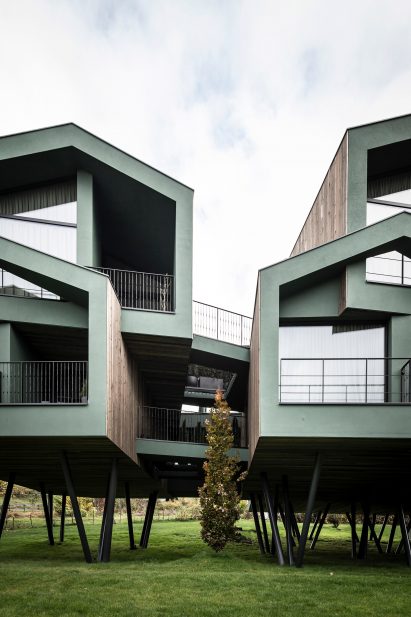 The exterior of the Floris hotel extension by NOA