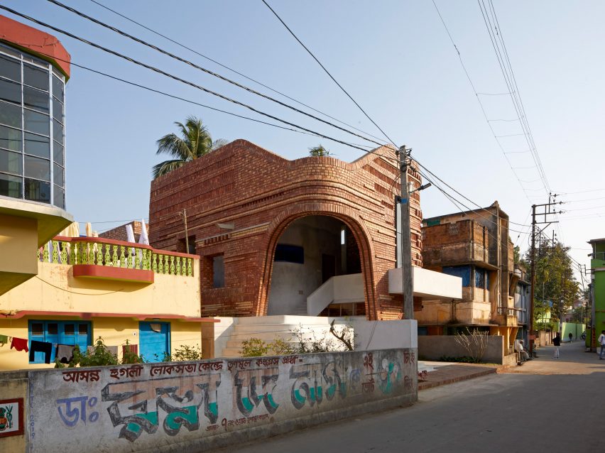 Community centre in Bansberia by Abin Design Studio