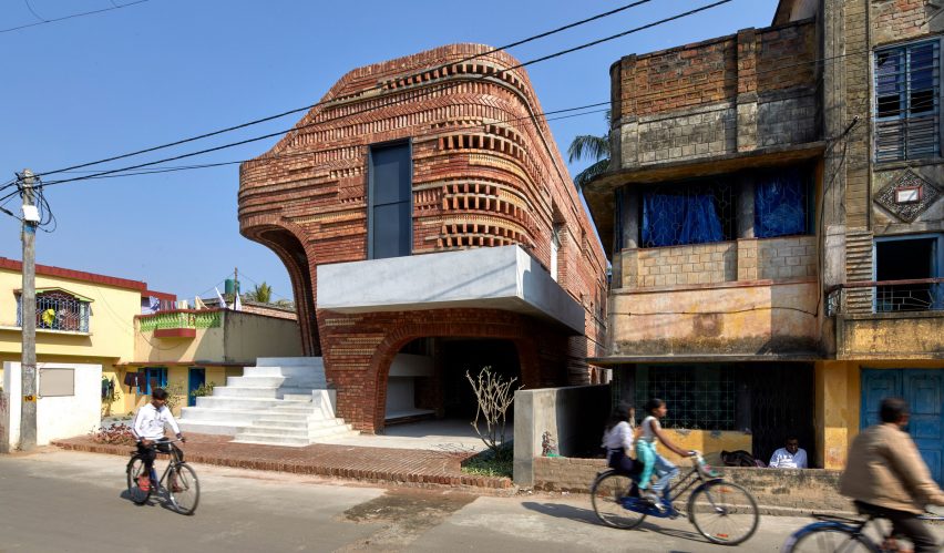 Community centre in Bansberia by Abin Design Studio