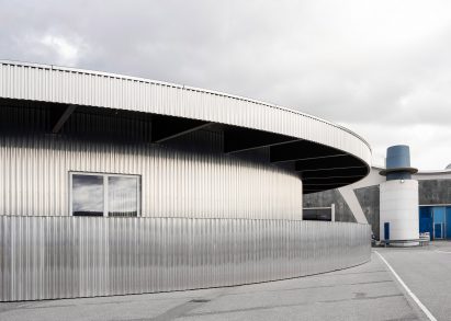 Aluminium clad ticket office for Mehr! Theater
