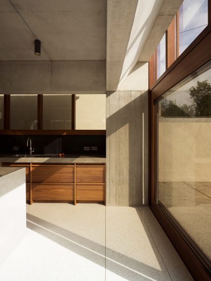 The kitchen of the Hollybrook Road extension by TOB Architect